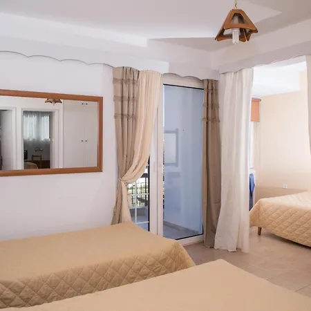 Aparthotel Elena 2*