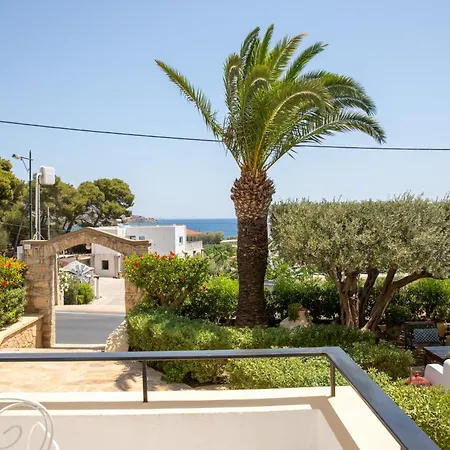 Elena Apartahotel