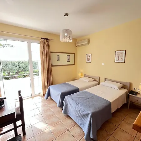 Elena Aparthotel
