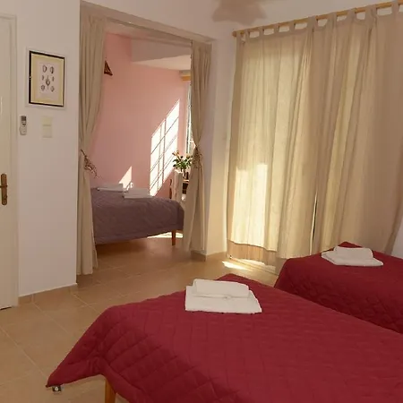 Elena Aparthotel 2*