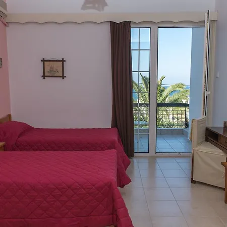 Elena Aparthotel 2*