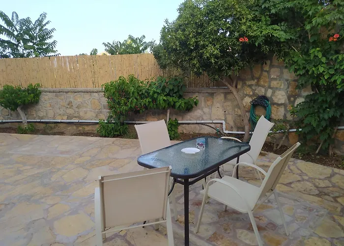 Elena Alinda (Leros)