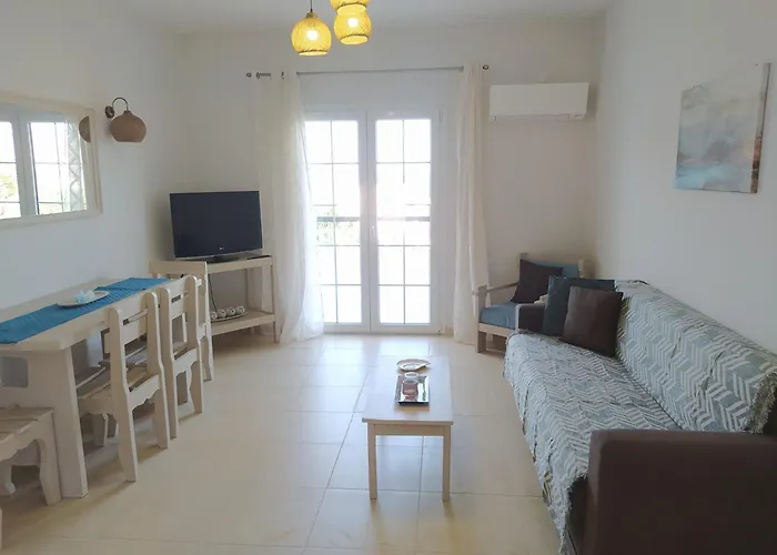 Elena Aparthotel