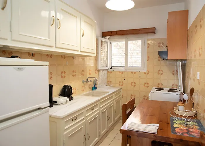 Elena Alinda (Leros)