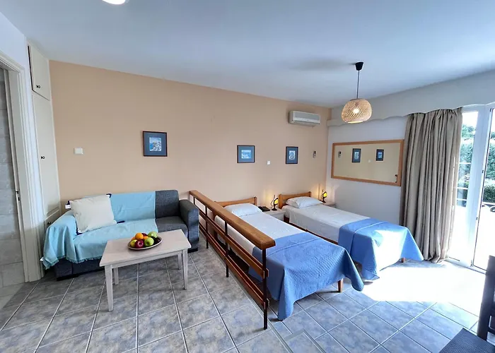 Aparthotel Elena 4*