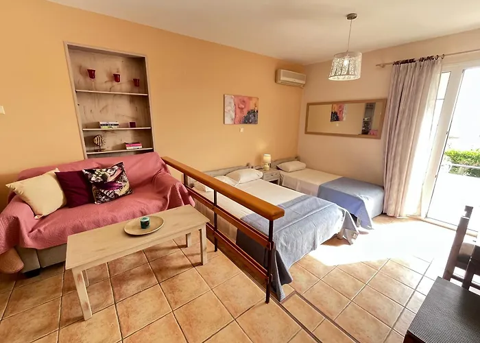 Lägenhetshotell Elena 4*