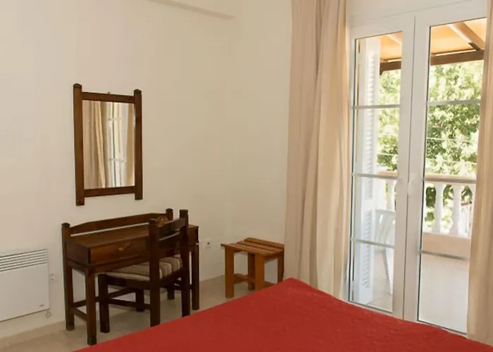 Elena Aparthotel 4*