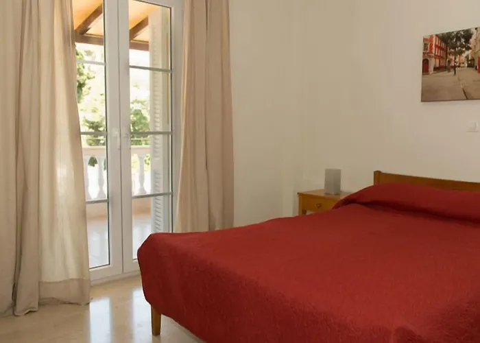 Elena Alinda (Leros)